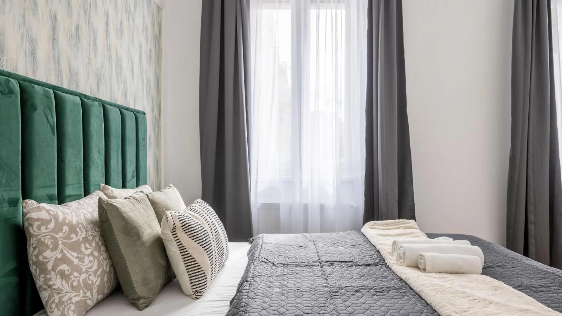 Luxy Central Spacious & Cozy Residence With Balcony Budapest 0*,  Hungary